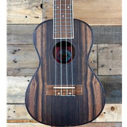 Amahi Concert Ebony Top, Back, Sides UK990C  , w/ Bag