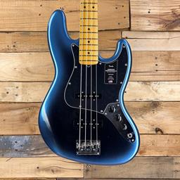 Fender American Professional II Jazz Bass®, Maple Fingerboard, Dark Night